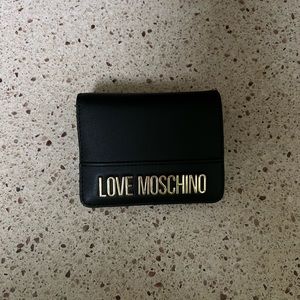 Black Moschino women’s wallet!
